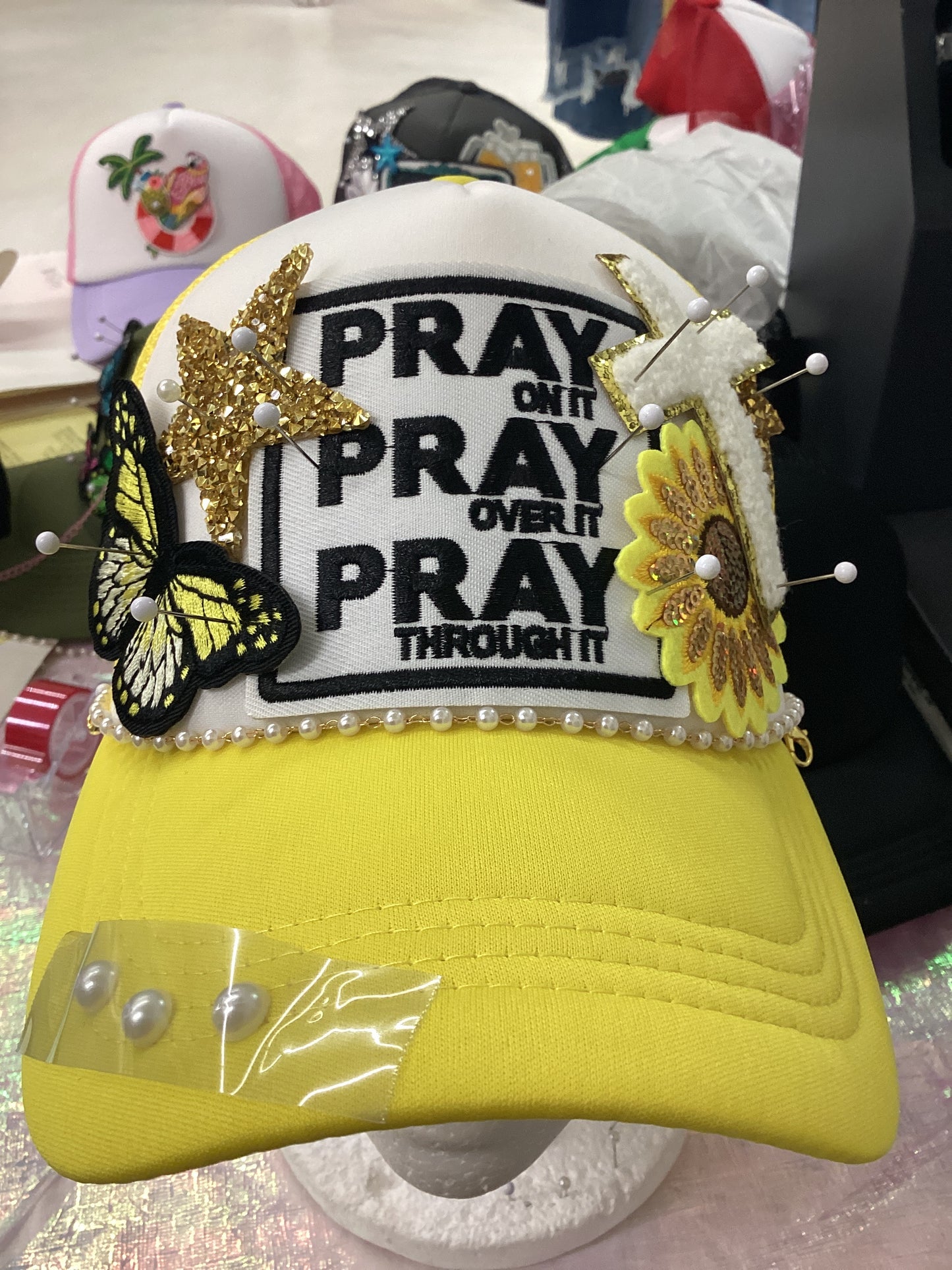 Pray hat-LINZ